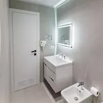 Mia Tirana